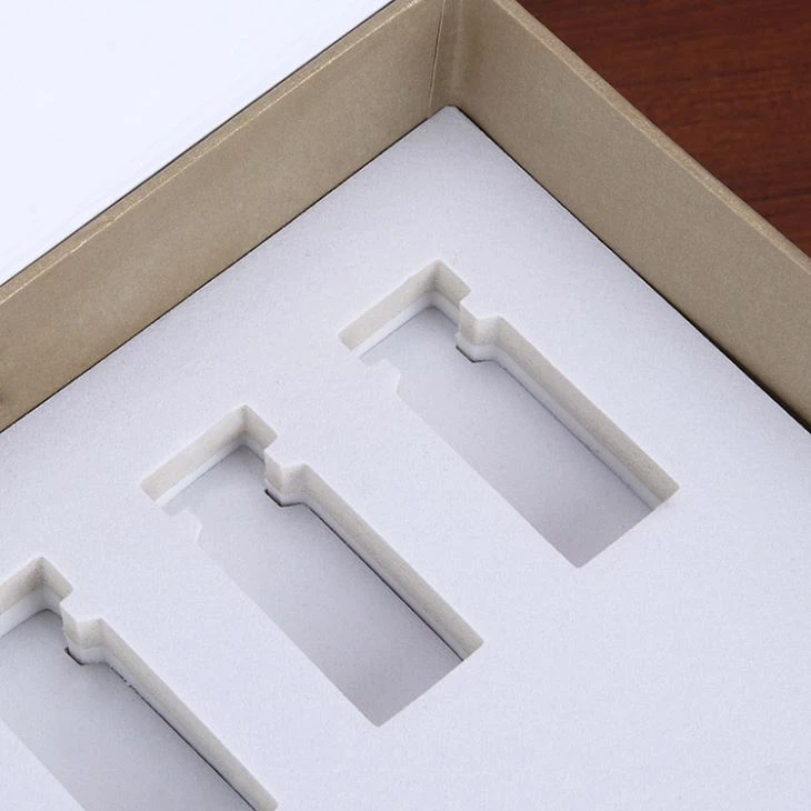 Custom Cosmetic Packaging With Luxury White EVA Tary