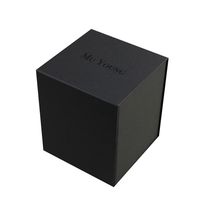 Box Lipat Magnetik Kraft Hitam .